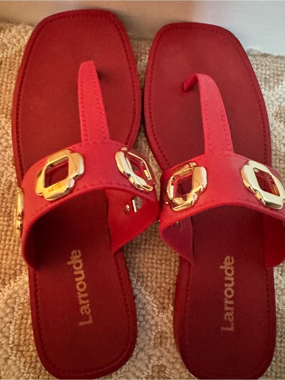 Larroudé Milan thong sandals in red featuring gold hardware - Picture 2 of 4